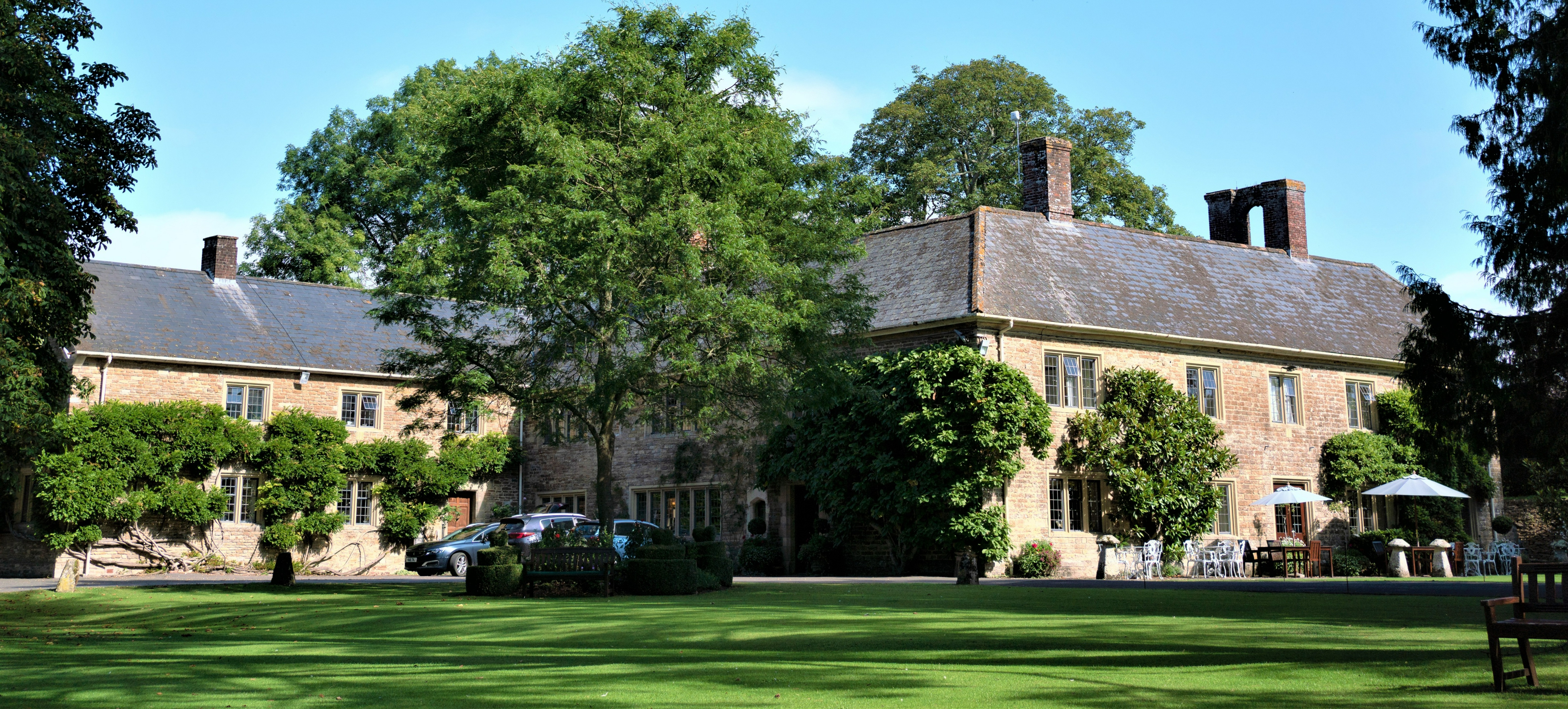 Plumber Manor exterior