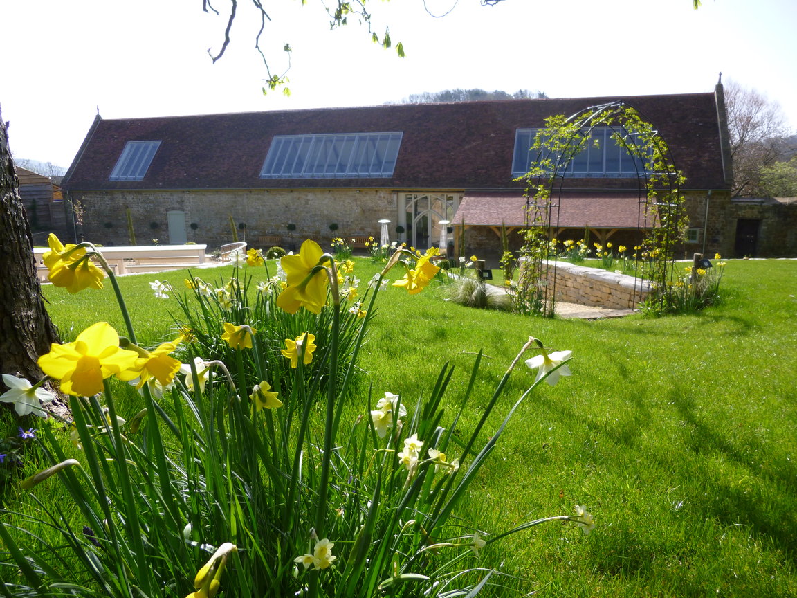 Tithe Barn gardens